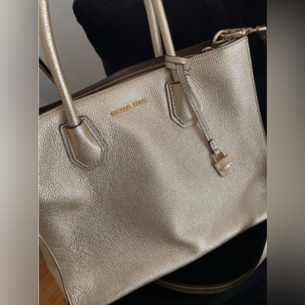 Michael‎ kors Elegant Gold Handbag